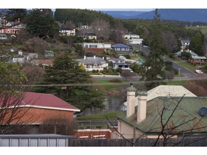 29 Emu Bay Road, Deloraine TAS 7304