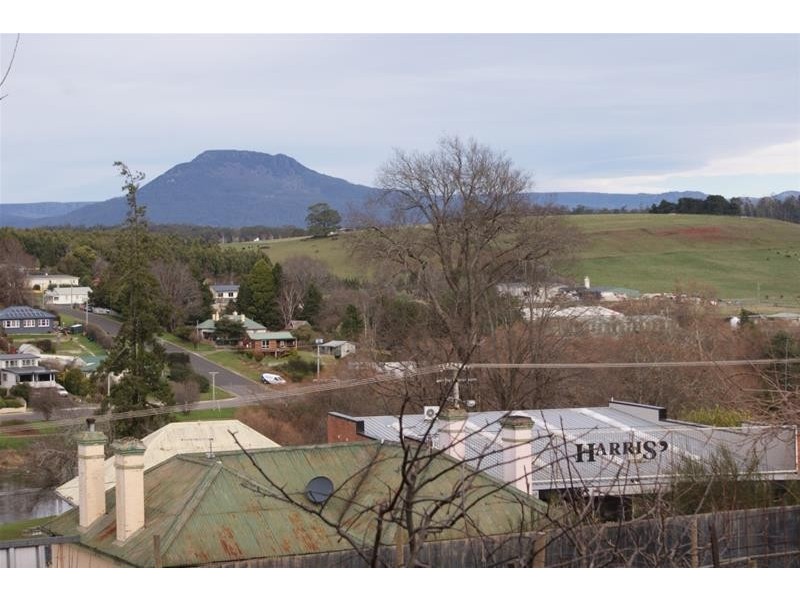 29 Emu Bay Road, Deloraine TAS 7304