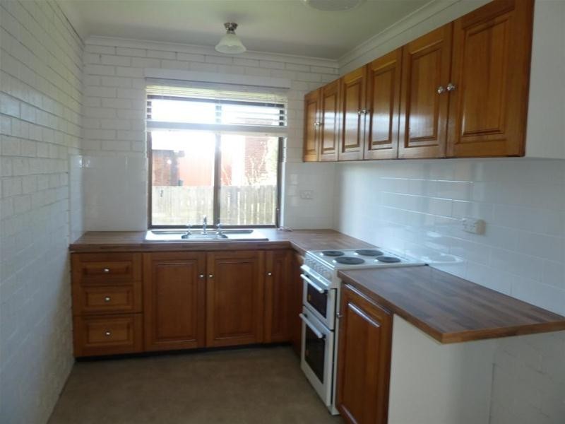 2/21 Landsdowne Place, Deloraine TAS 7304