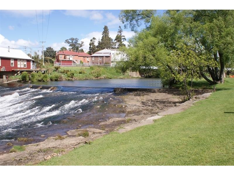 17 West Parade, Deloraine TAS 7304