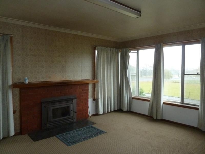 5284 Bass Highway, Deloraine TAS 7304