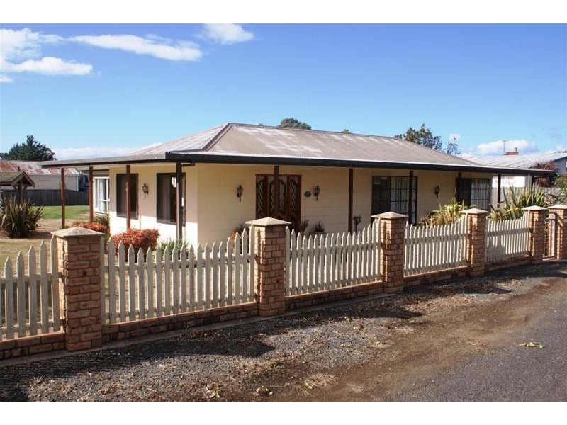 13 Meander Valley Road, Westbury TAS 7303