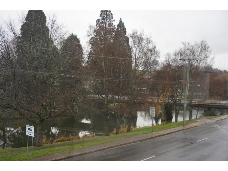 1/8 East Parade, Deloraine TAS 7304