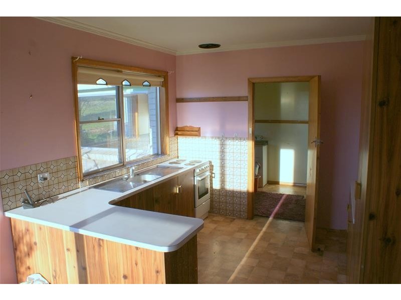 5284  Bass Highway, Deloraine TAS 7304