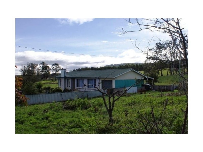 5284  Bass Highway, Deloraine TAS 7304