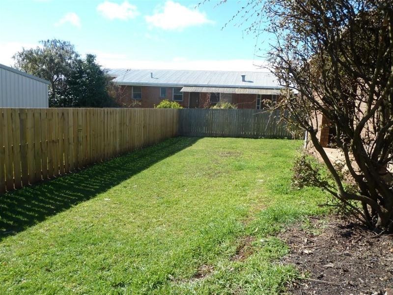 2/21 Landsdowne Place, Deloraine TAS 7304