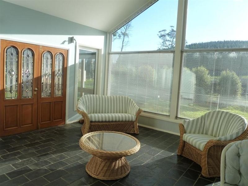 1, 173  River Road, Deloraine TAS 7304