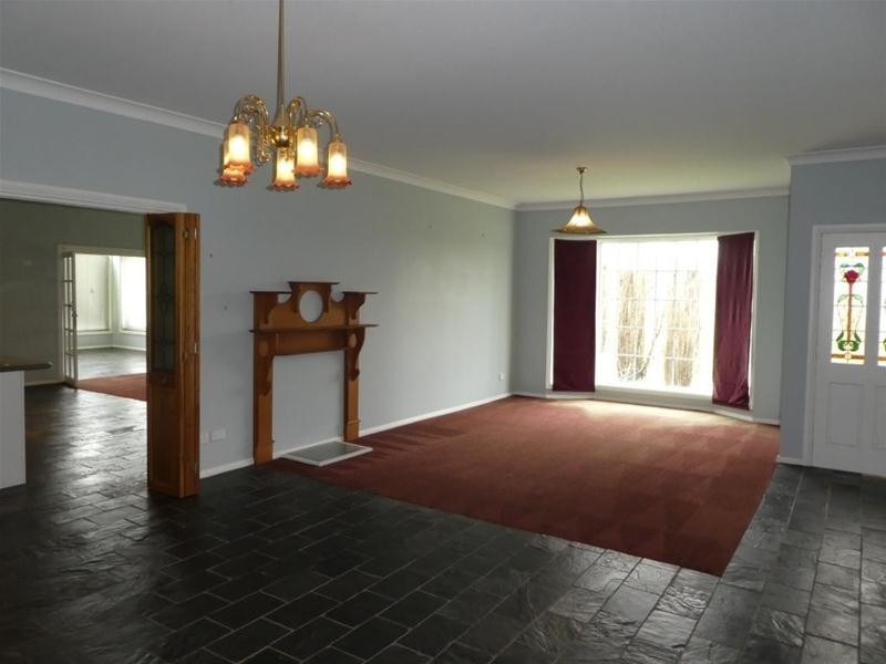 1, 173  River Road, Deloraine TAS 7304