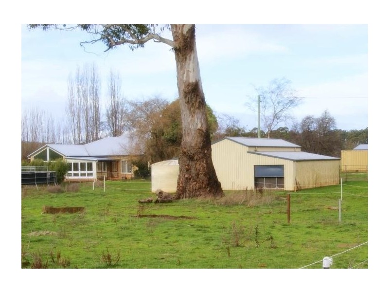 1, 173  River Road, Deloraine TAS 7304