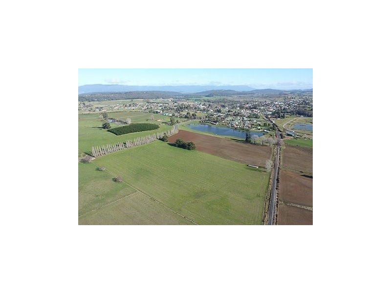 54 Meander Valley Road, Deloraine TAS 7304