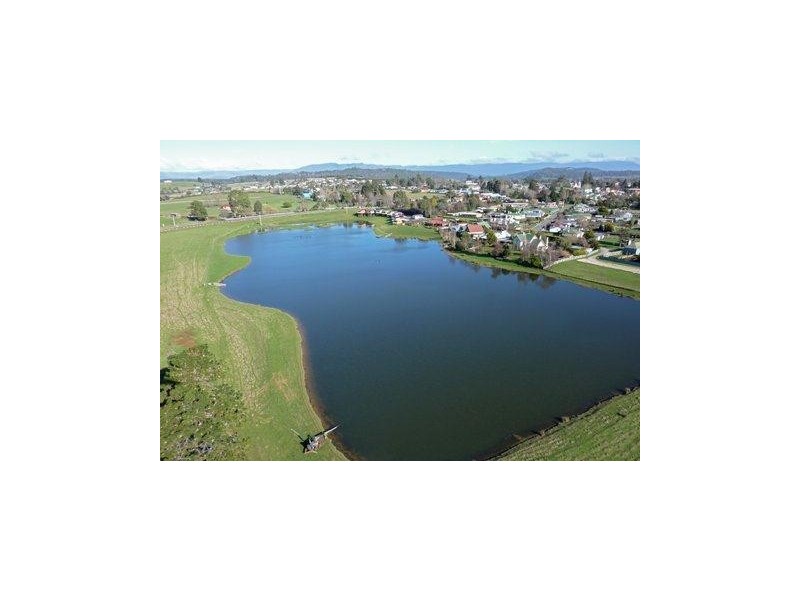 54 Meander Valley Road, Deloraine TAS 7304