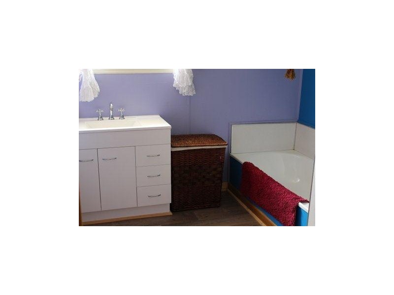 54 Meander Valley Road, Deloraine TAS 7304