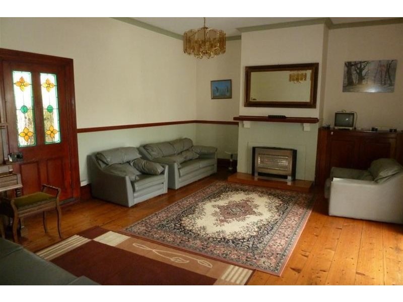 24 East Parade, Deloraine TAS 7304