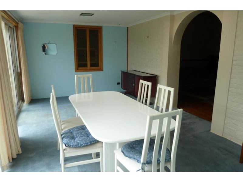 24 East Parade, Deloraine TAS 7304