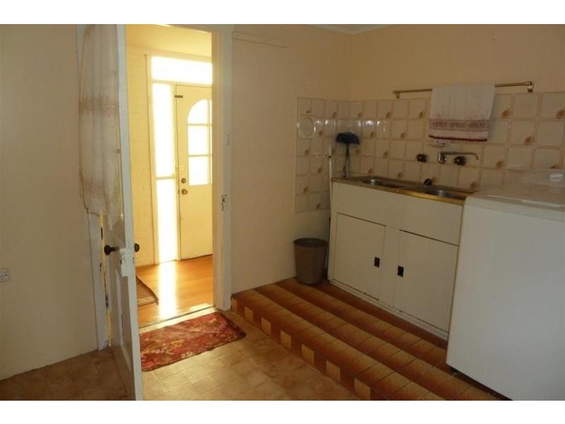 24 East Parade, Deloraine TAS 7304