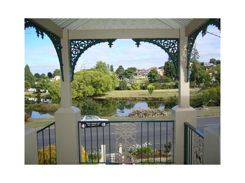 24 East Parade, Deloraine TAS 7304