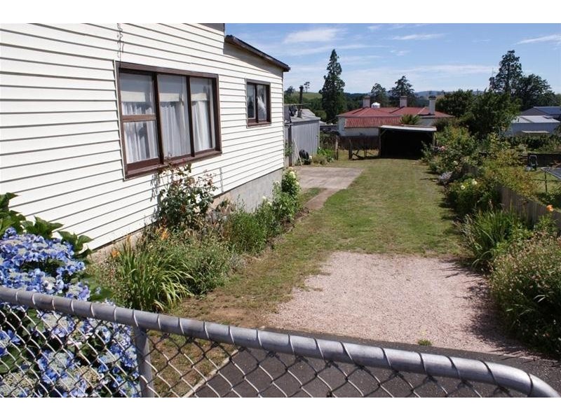 14 Meander Valley Road, Deloraine TAS 7304