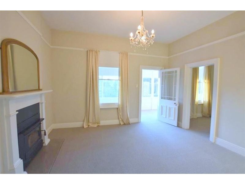 2/8  East Parade, Deloraine TAS 7304