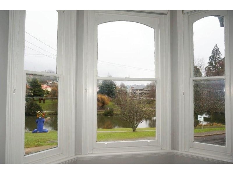 2/8  East Parade, Deloraine TAS 7304