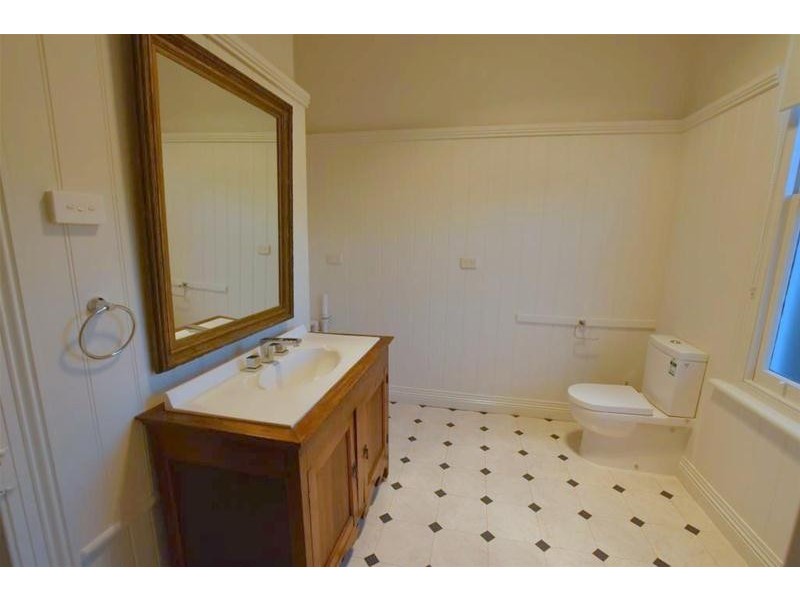 2/8  East Parade, Deloraine TAS 7304