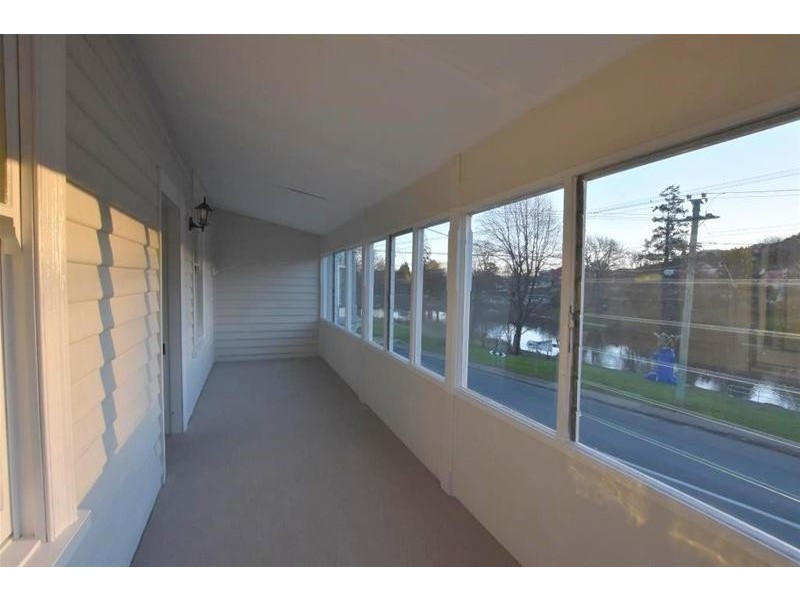 2/8  East Parade, Deloraine TAS 7304