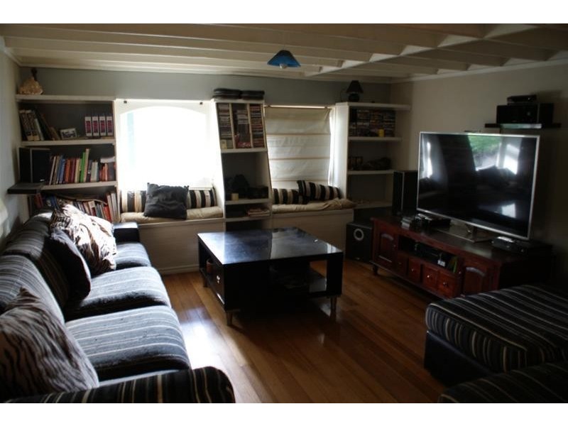 Elizabeth Town TAS 7304