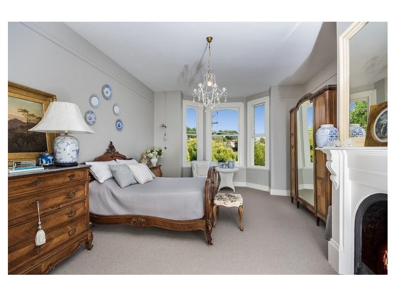 8 East Parade, Deloraine TAS 7304