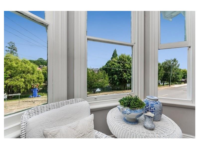 8 East Parade, Deloraine TAS 7304