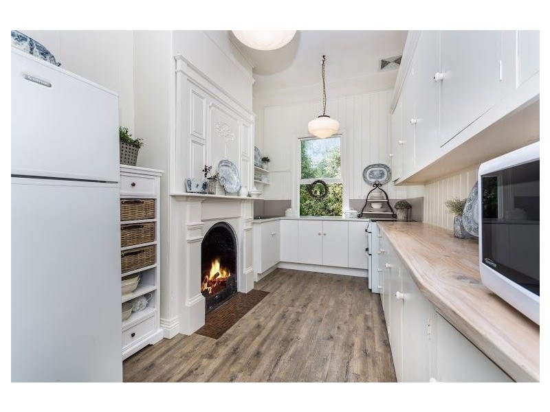 8 East Parade, Deloraine TAS 7304