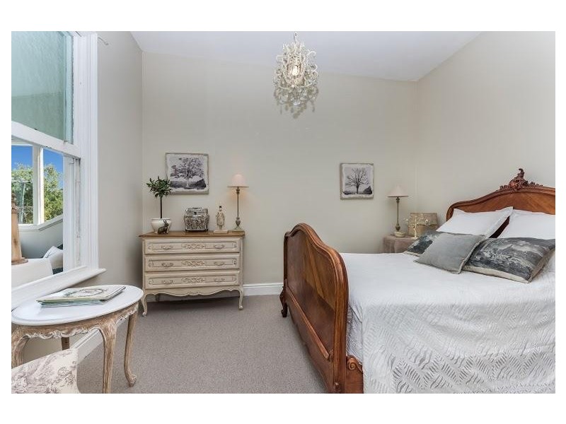 8 East Parade, Deloraine TAS 7304