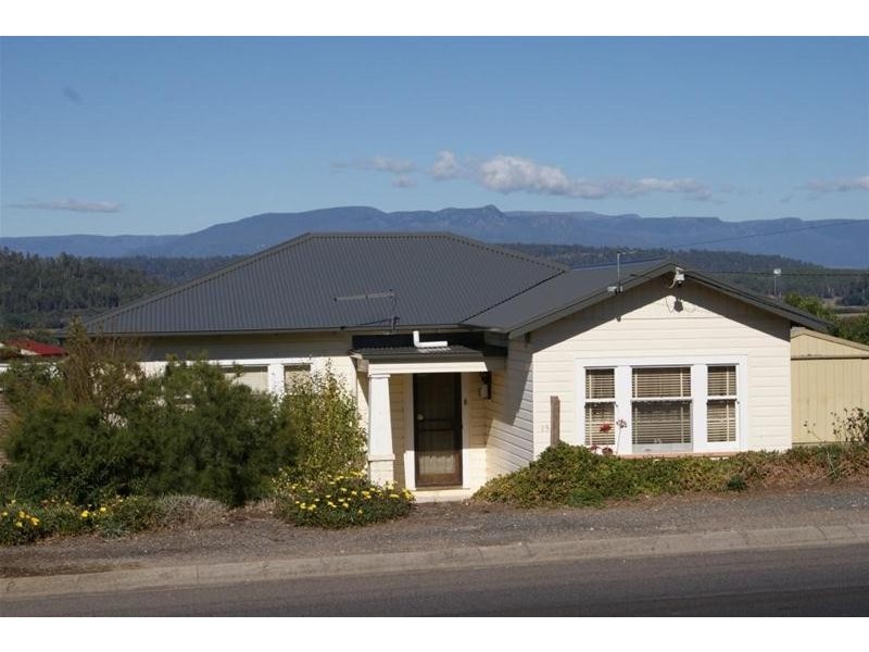 132 Emu Bay Road, Deloraine TAS 7304