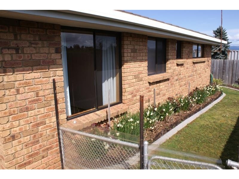 2/7 Winter Street, Deloraine TAS 7304