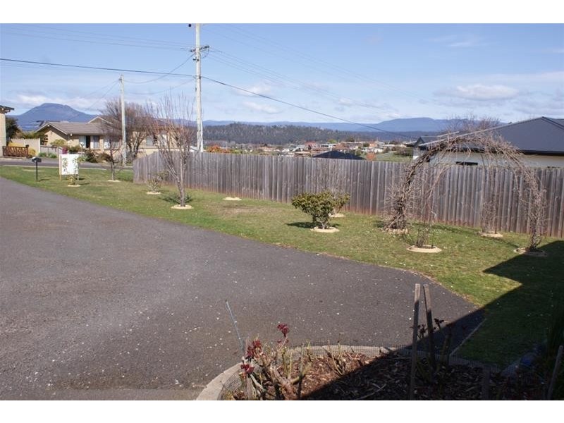 2/7 Winter Street, Deloraine TAS 7304