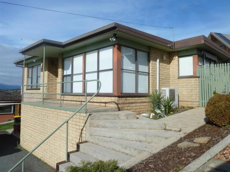 2/54 West Church Street, Deloraine TAS 7304