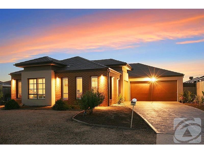 34 Balmain Circuit, Taylors Hill VIC 3037