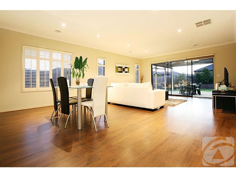 34 Balmain Circuit, Taylors Hill VIC 3037