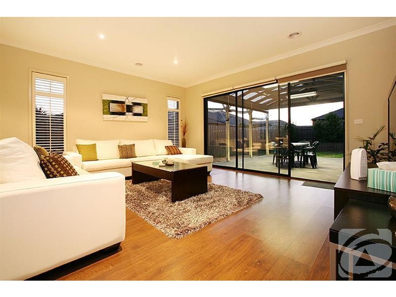 34 Balmain Circuit, Taylors Hill VIC 3037