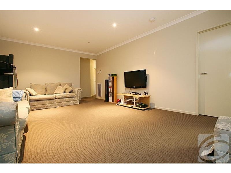 34 Balmain Circuit, Taylors Hill VIC 3037