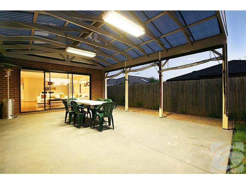 34 Balmain Circuit, Taylors Hill VIC 3037