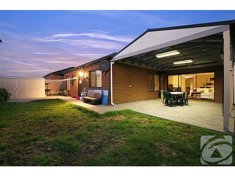 34 Balmain Circuit, Taylors Hill VIC 3037