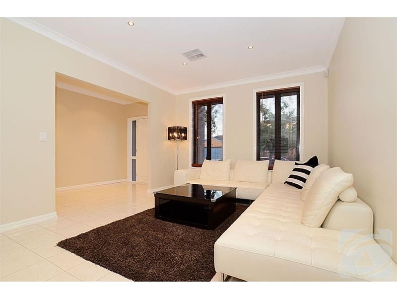 3 Robina Road, Sydenham VIC 3037