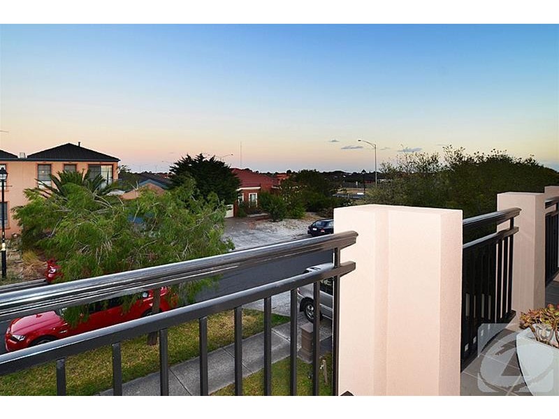 3 Robina Road, Sydenham VIC 3037