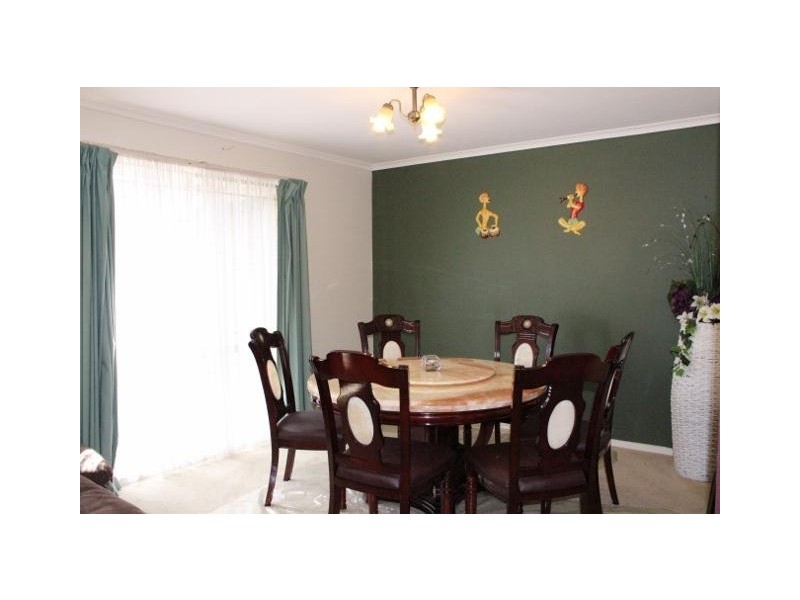 9 Toombak Walk, Sydenham VIC 3037