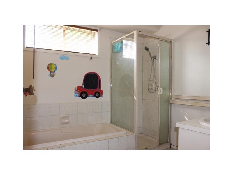 9 Toombak Walk, Sydenham VIC 3037