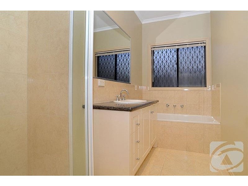 47 Park Lane, Taylors Hill VIC 3037