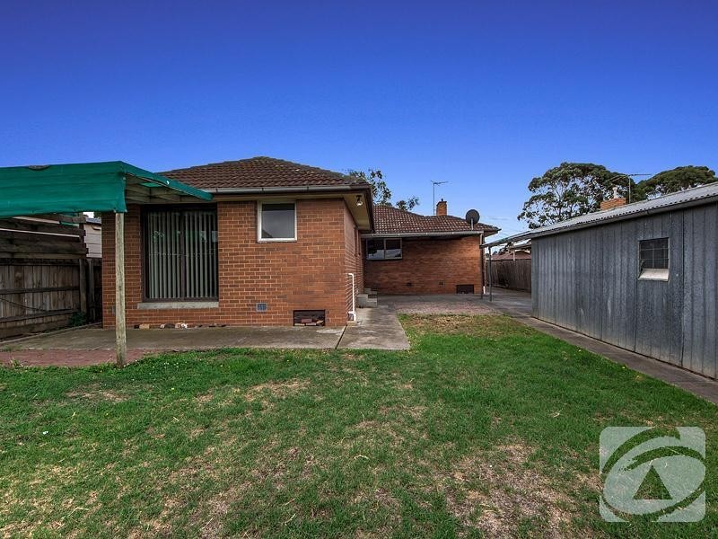 39 Helen Street, St Albans VIC 3021