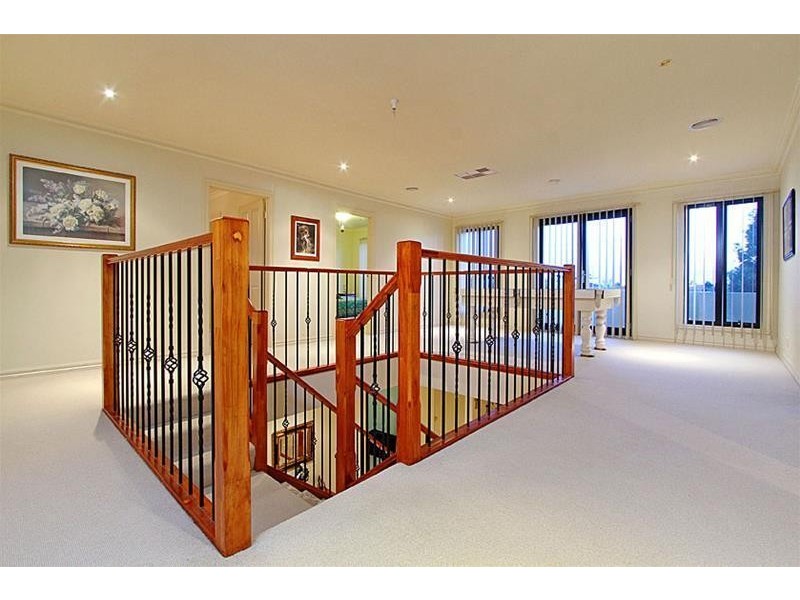 90 Taylors Hill Boulevard, Taylors Hill VIC 3037