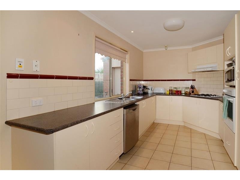 14 Colston Drive, Hillside VIC 3037