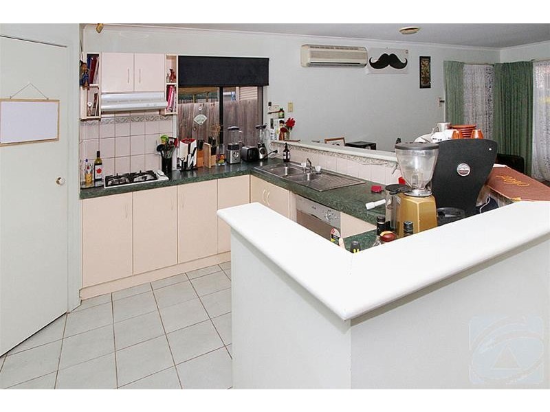 10 Alexander Close, Delahey VIC 3037