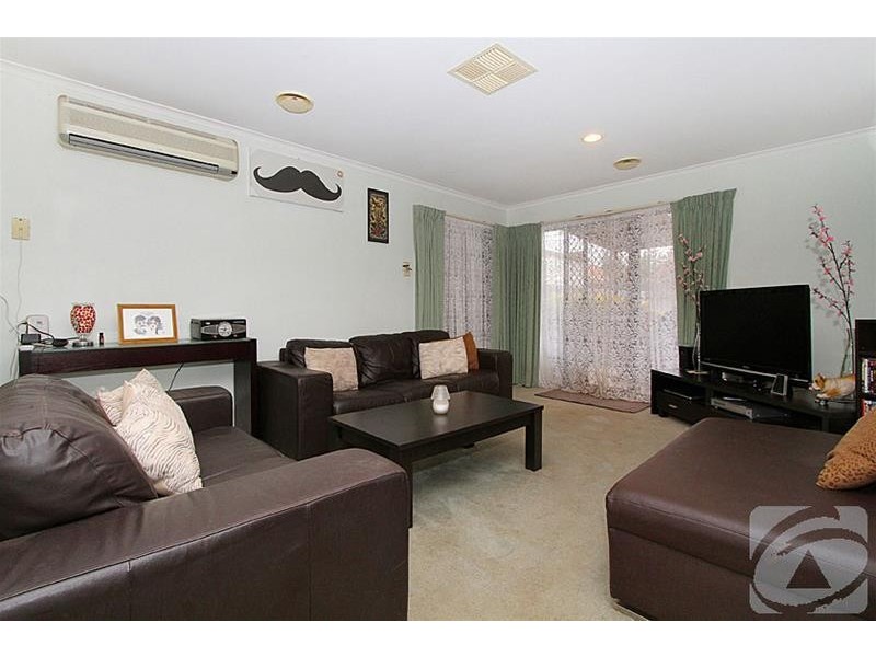 10 Alexander Close, Delahey VIC 3037